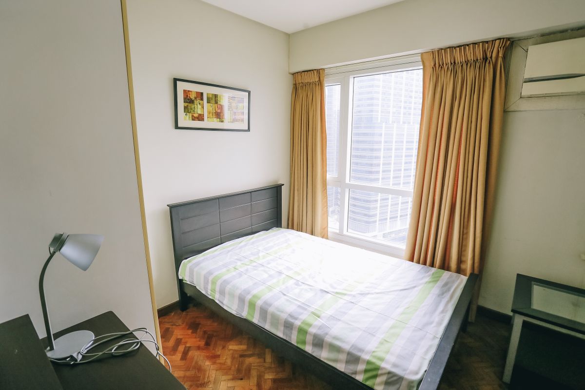 "Two bedroom unit in The Columns Ayala, along Ayala Avenue corner Buendia Avenue"05