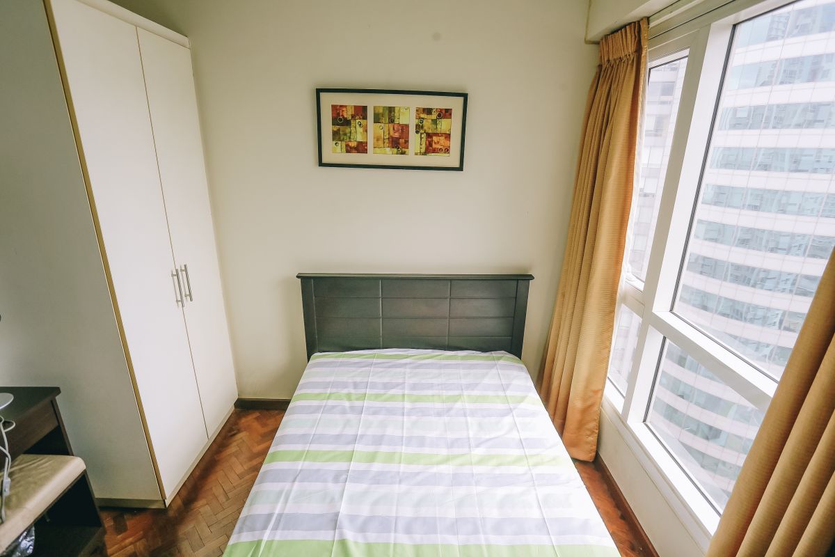 "Two bedroom unit in The Columns Ayala, along Ayala Avenue corner Buendia Avenue"06