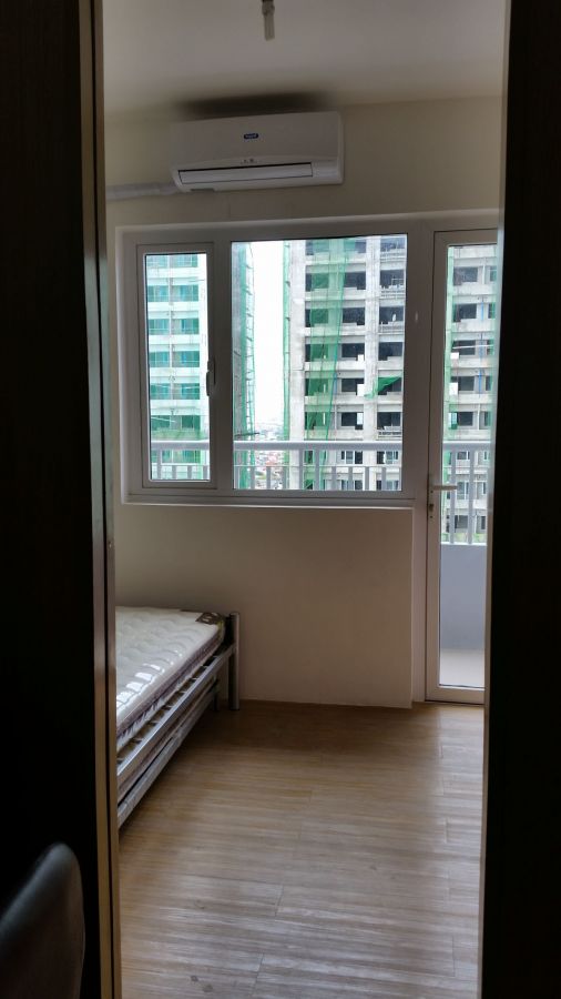 "Fully furnished 1 Bedroom Condo 5 Minutes away from BGC, Mckinley hills"03