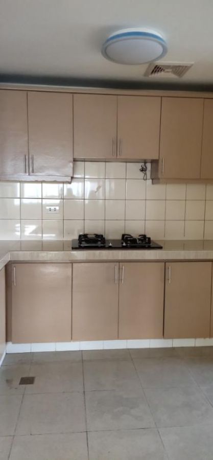 Newly Renovated 2-Bedroom Semi-Furnished Apartment with Parking for Lease10