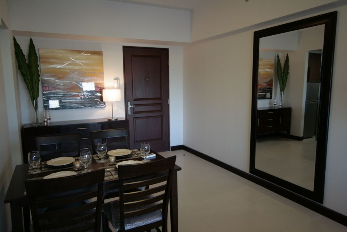 Two Serendra Aston Tower  1 Bedroom Condomium Unit for Rent02