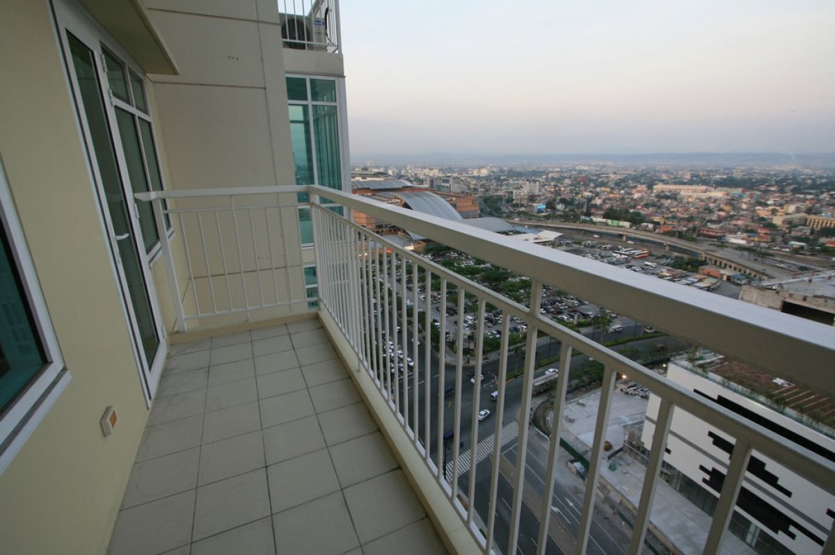 Two Serendra Aston Tower  1 Bedroom Condomium Unit for Rent03