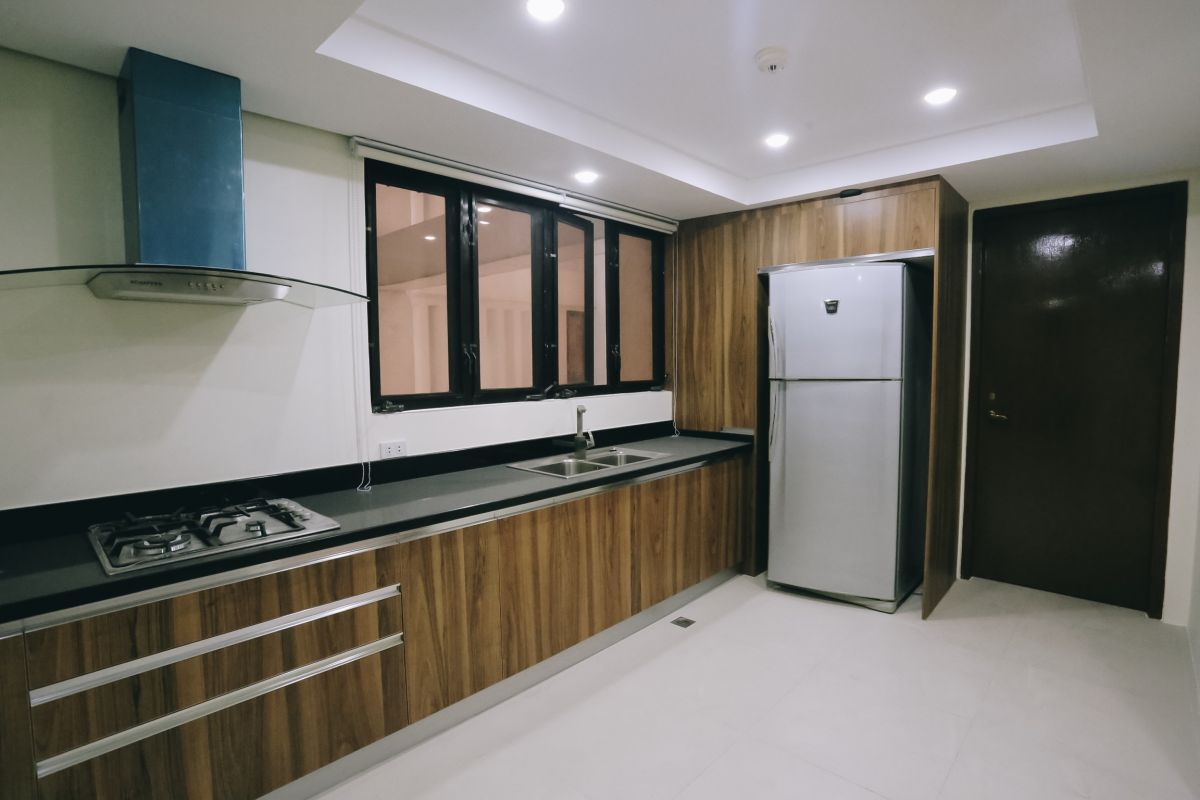 Fully Furnished 3 bedroom unit in Pacific Plaza Ayala07