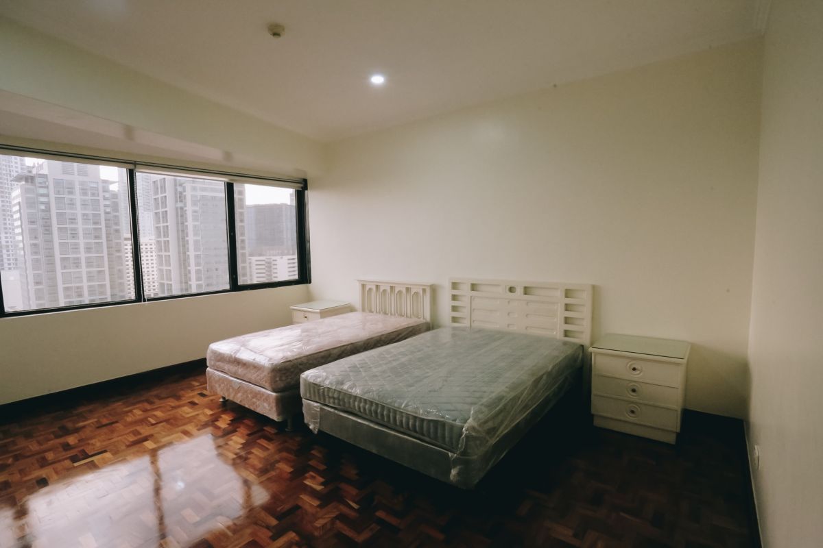 Fully Furnished 3 bedroom unit in Pacific Plaza Ayala09