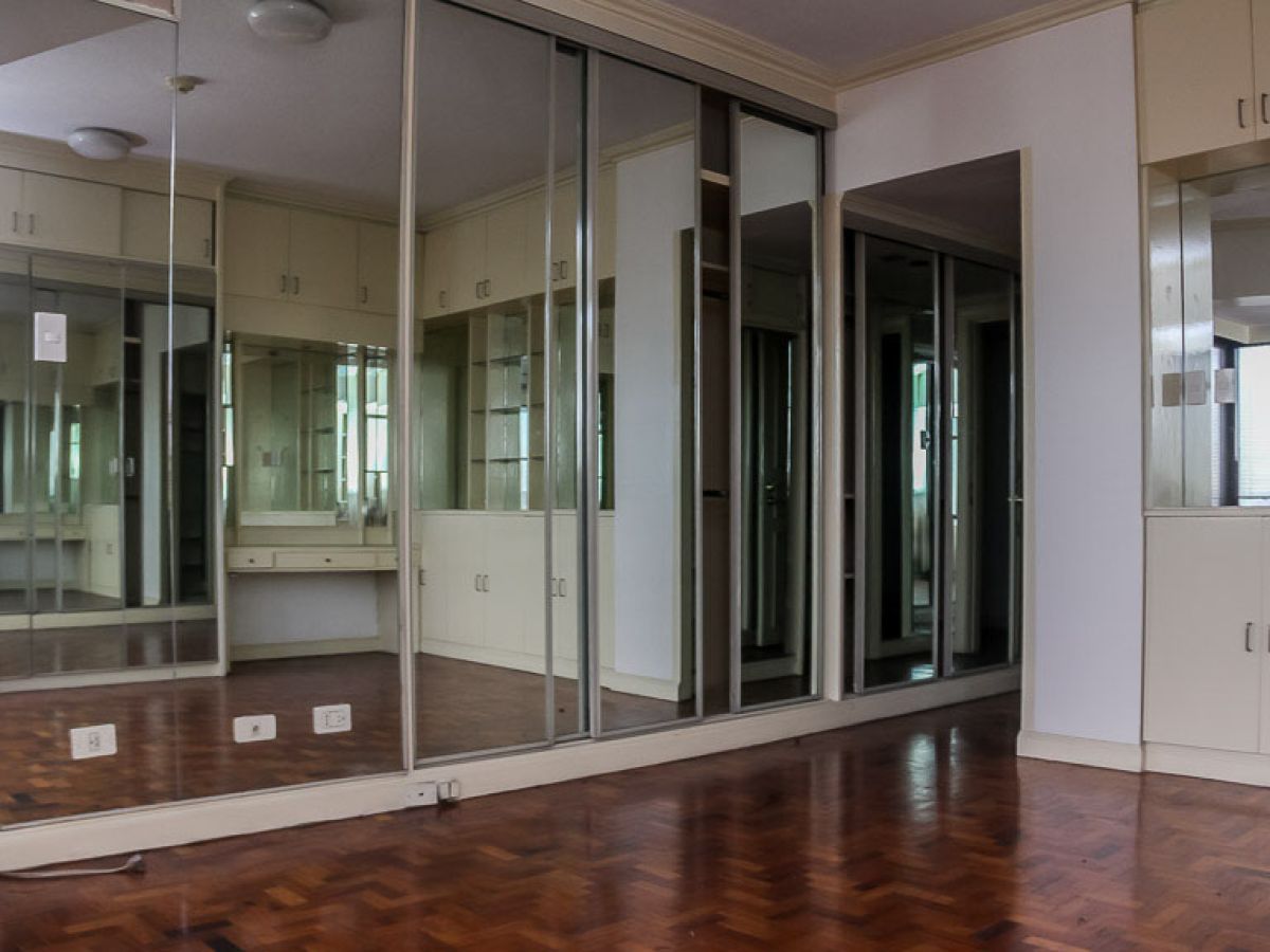 "Three bedroom unit, Semi-Furnished in Pacific Plaza Ayala"02