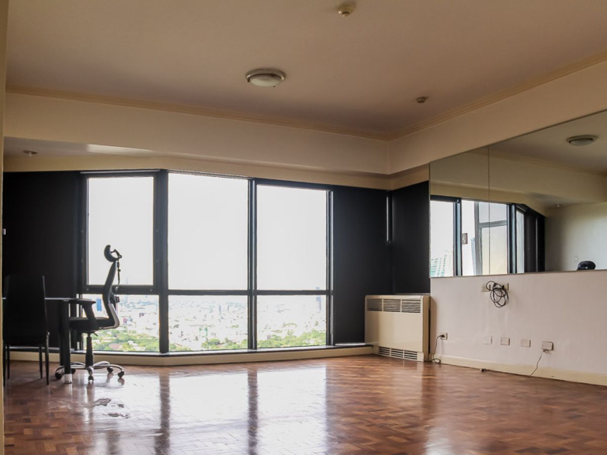 "Three bedroom unit, Semi-Furnished in Pacific Plaza Ayala"07