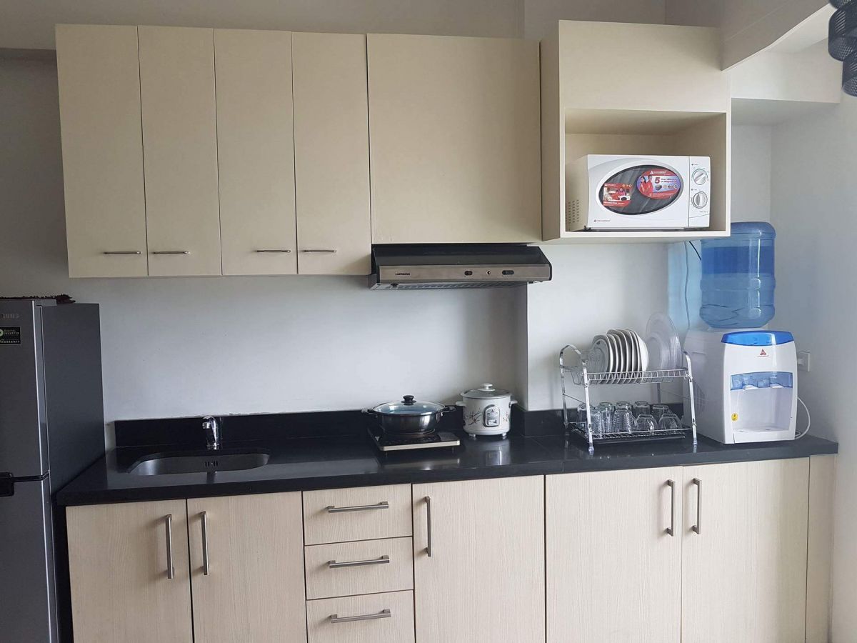 1 bedroom near eastwood with parking in Circulo Verde (inclusive assoc dues)08