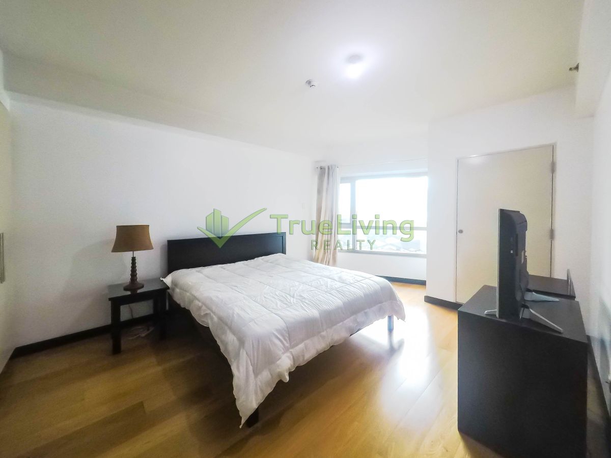 "Fully Furnished 1BR Unit in The Residences at Greenbelt, Makati"05