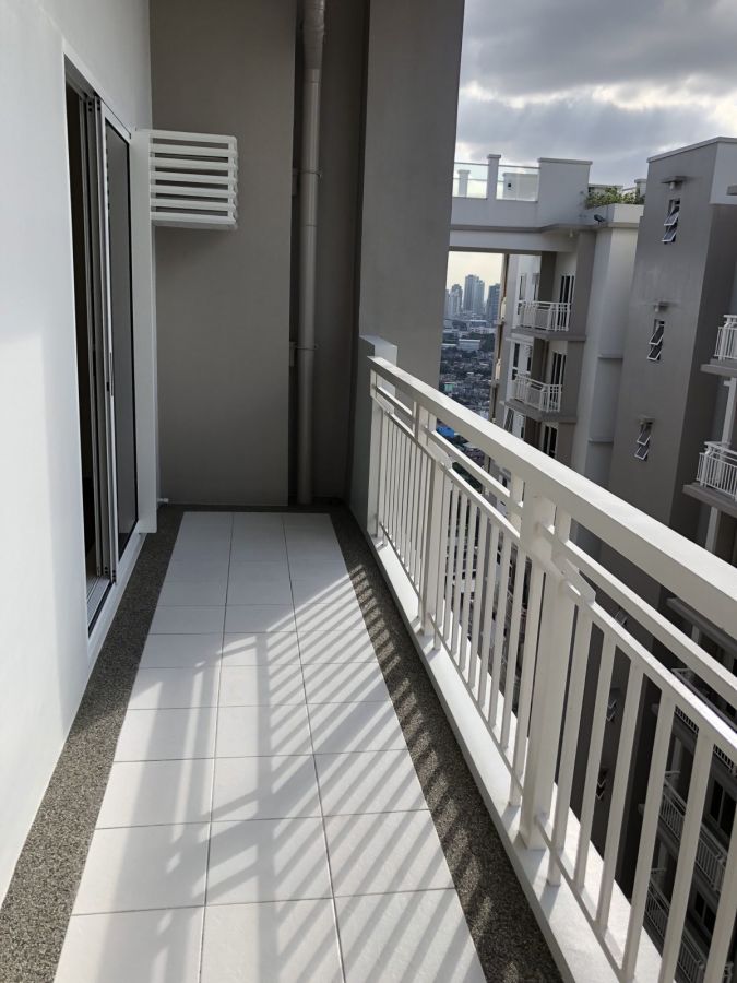 2 BEDROOM SEMI-FURNISHED PENTHOUSE05