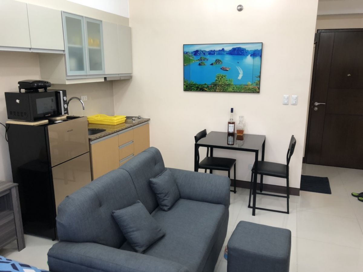 Nicely Furnished Studio with Relaxing View in McKinley Hill02