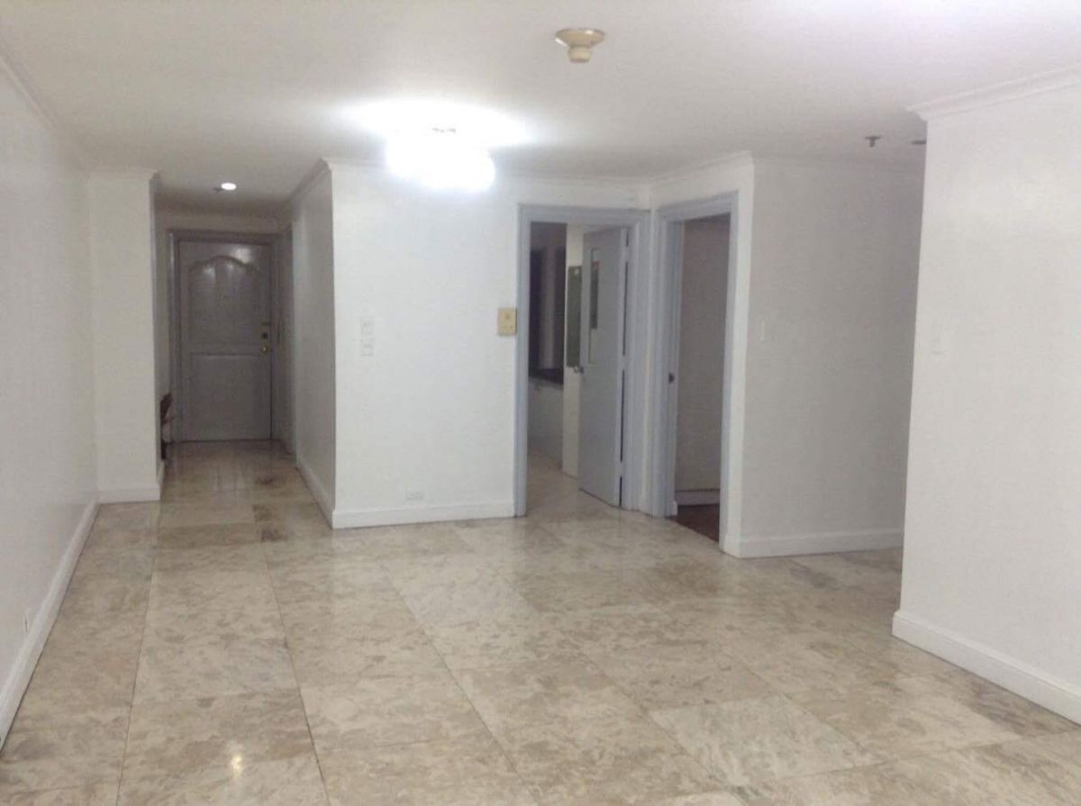 "AIC Gold Ortigas Center, 115 sqm, 2 bedroom, semi furnished, 1 parking"05