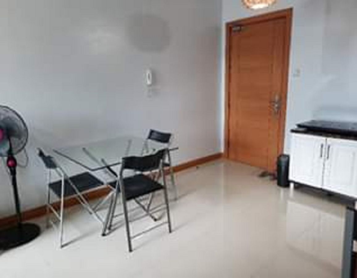 "Trion Tower 1, BGC, 38sqm, 1BR for P40k"06