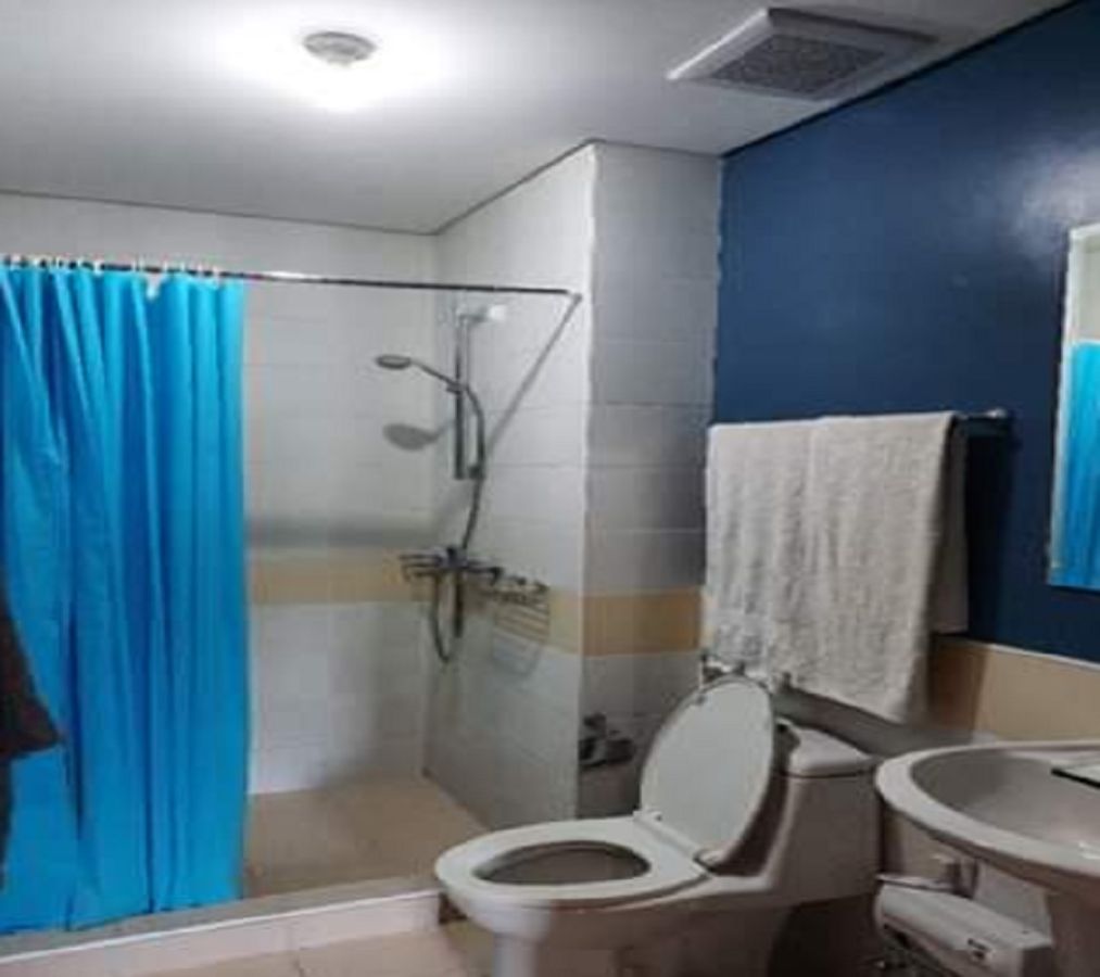 "Trion Tower 1, BGC, 38sqm, 1BR for P40k"10