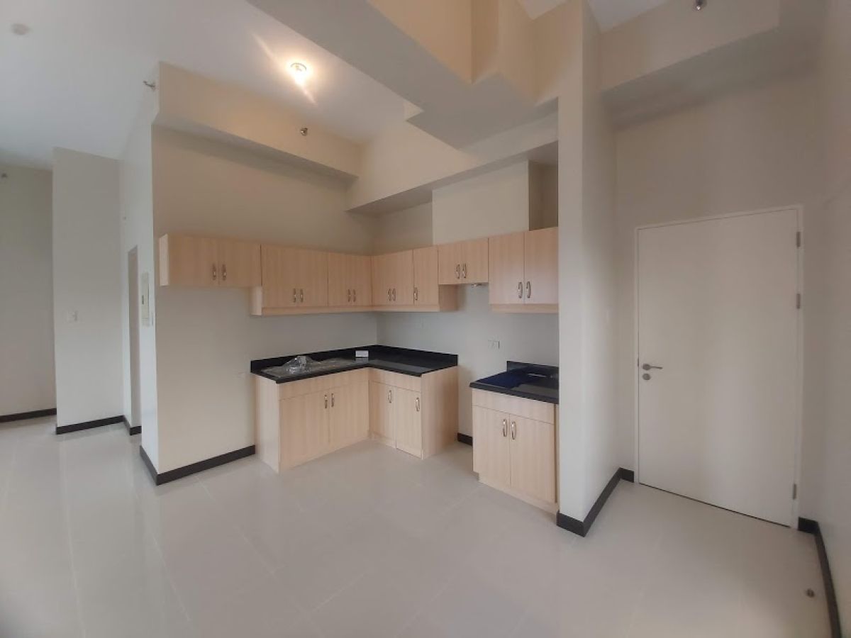 3BR Penthouse Unit in Sheridan North Tower03