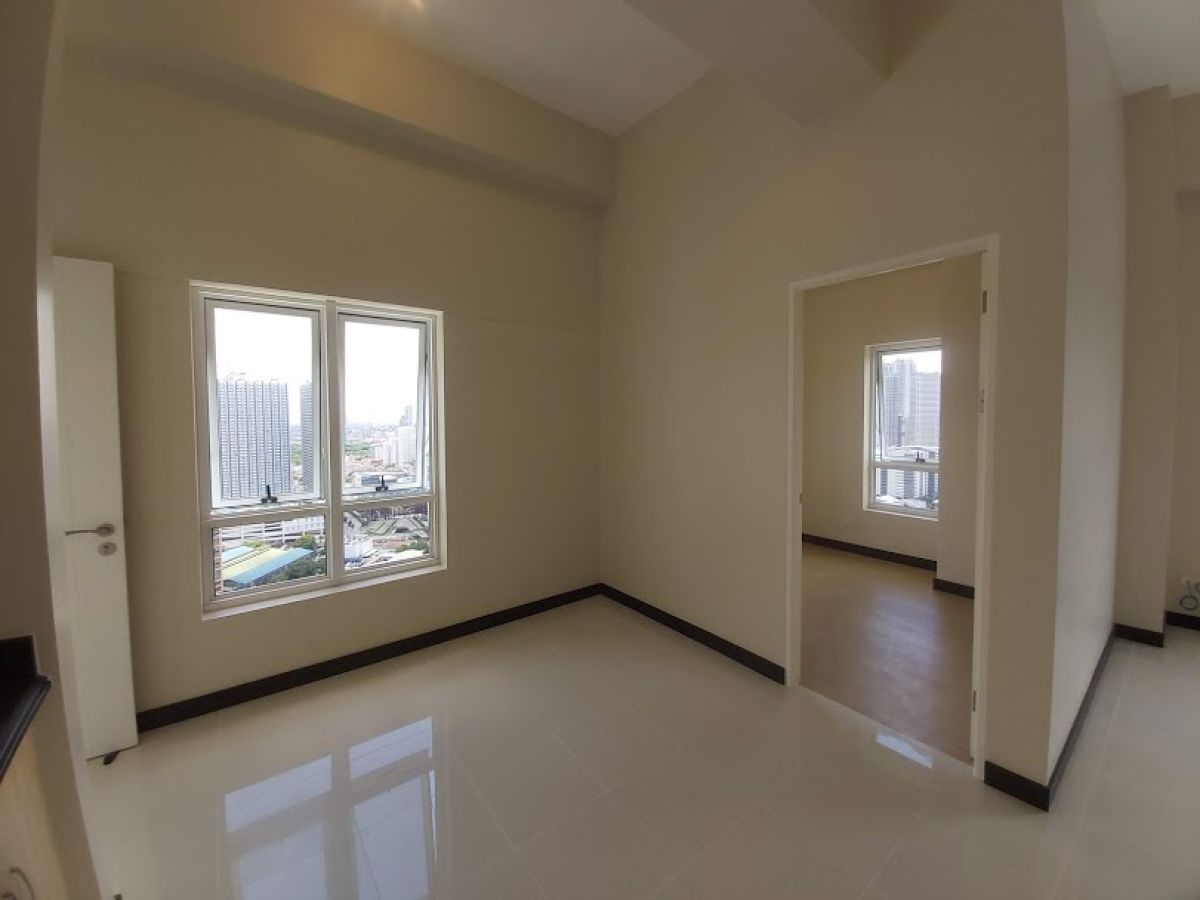 3BR Penthouse Unit in Sheridan North Tower04