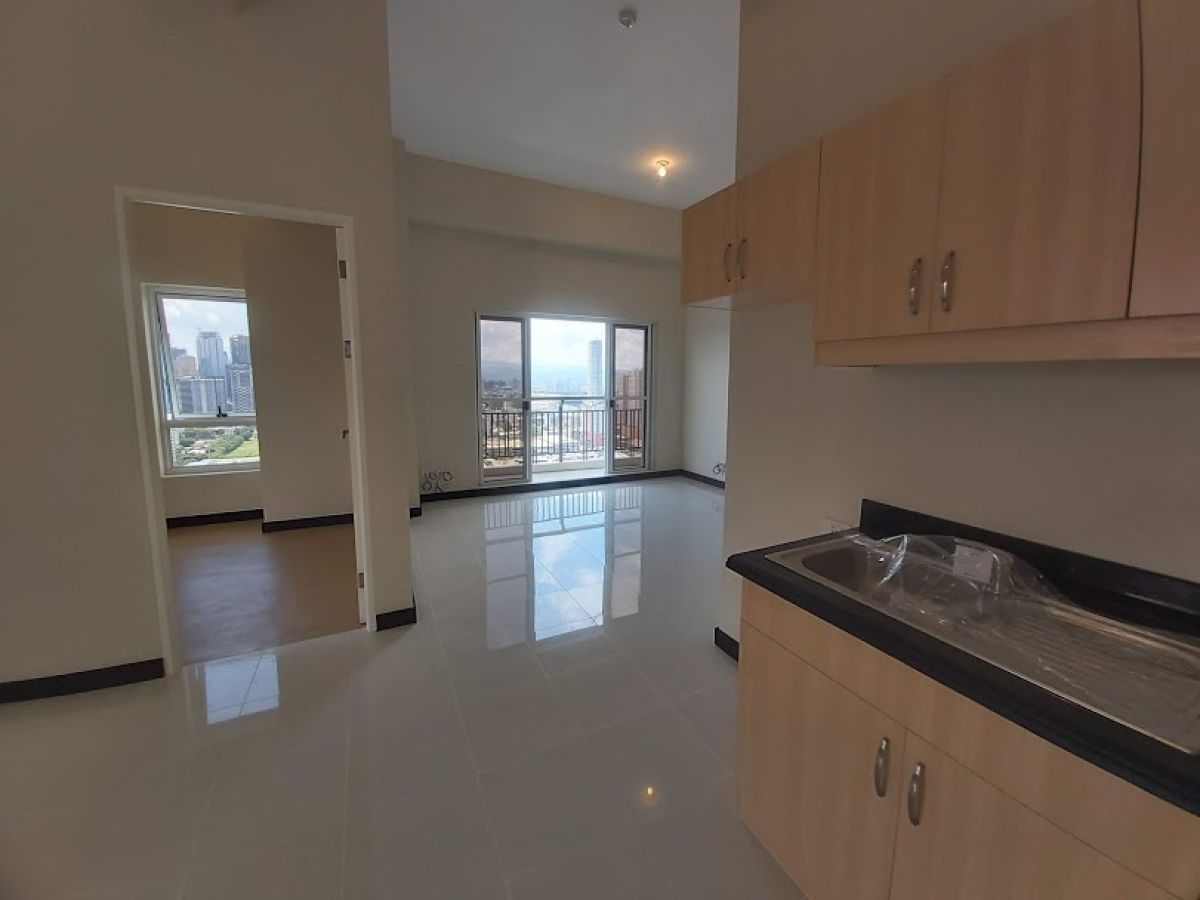 3BR Penthouse Unit in Sheridan North Tower06