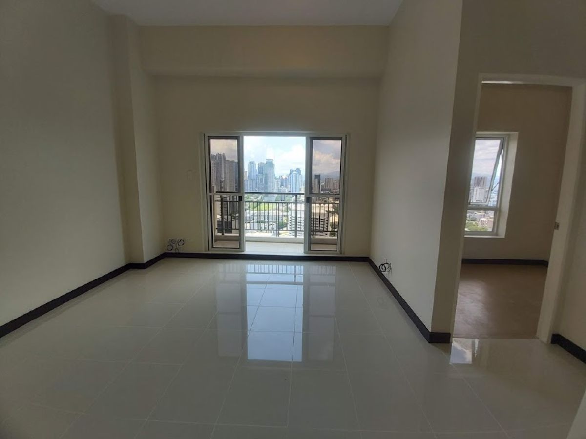 3BR Penthouse Unit in Sheridan North Tower07