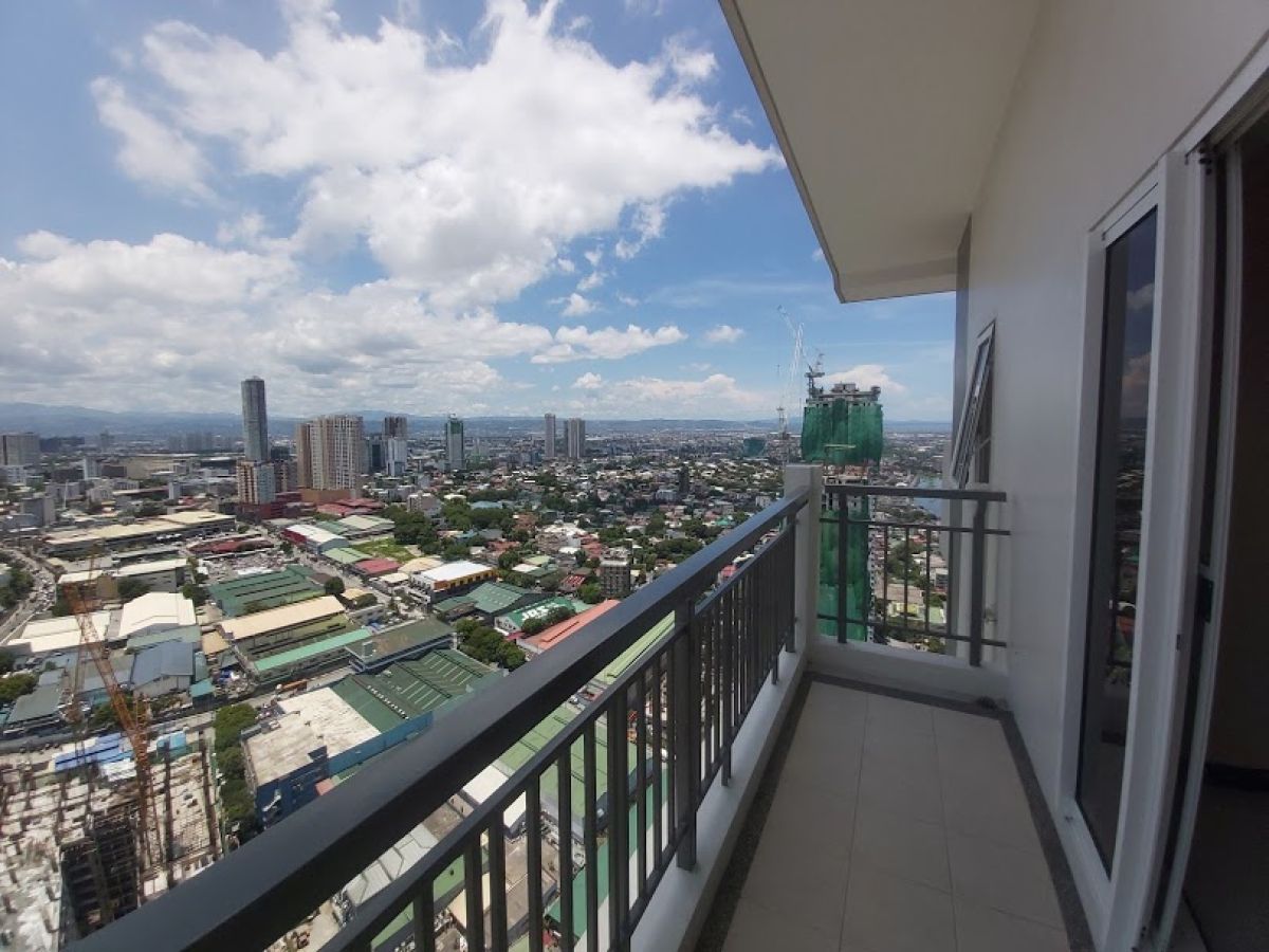 3BR Penthouse Unit in Sheridan North Tower09