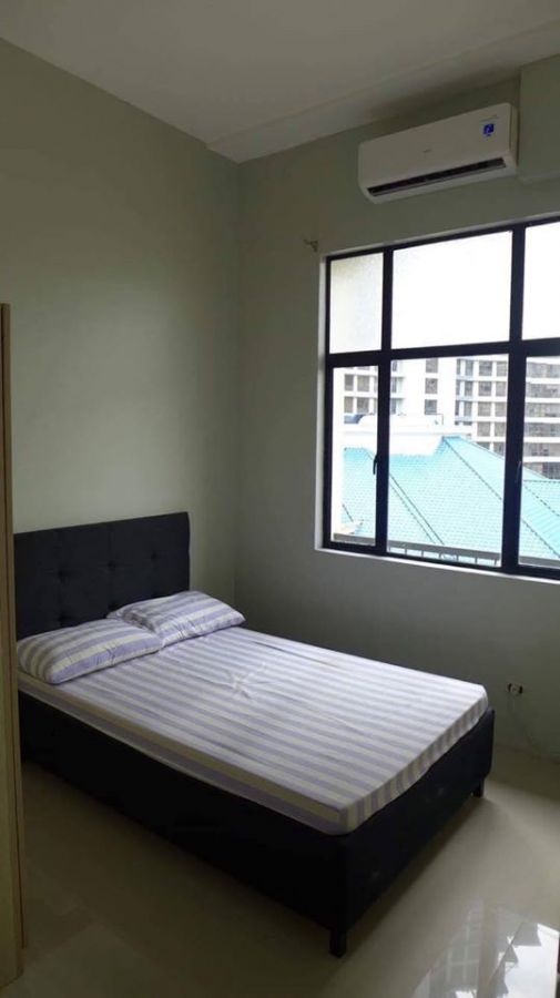 "For Rent :PHP 80K/Month 2BR Penthouse Forbeswood Heights, BGC Taguig"09