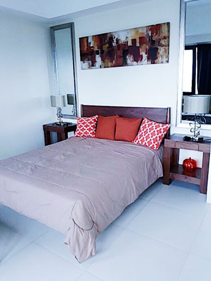 "Studio For Rent at Icon Plaza, Bonifacio Global City"07