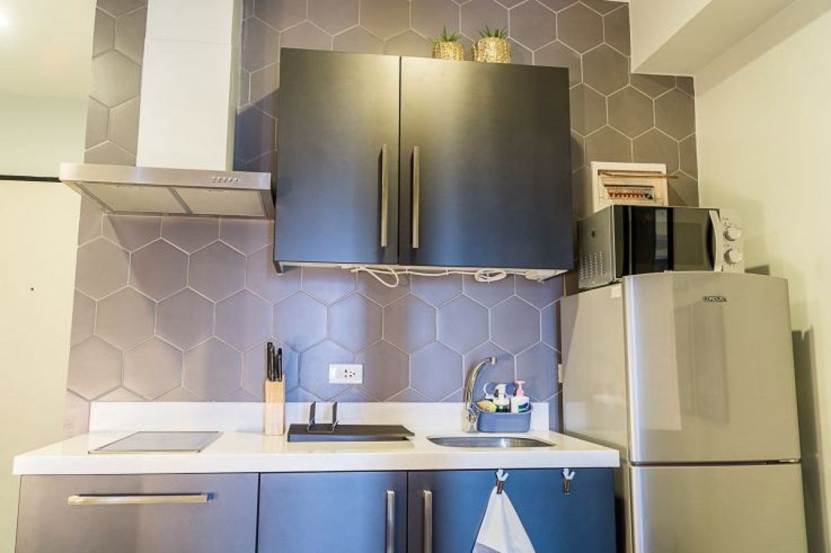 Fully Furnished Designed 1 bedroom Condo with Balcony04