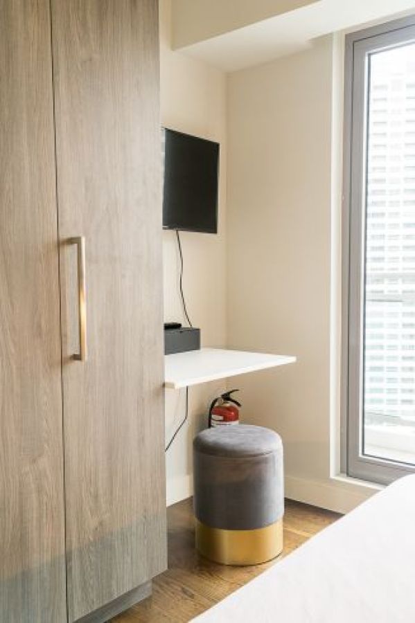 Fully Furnished Designed 1 bedroom Condo with Balcony06
