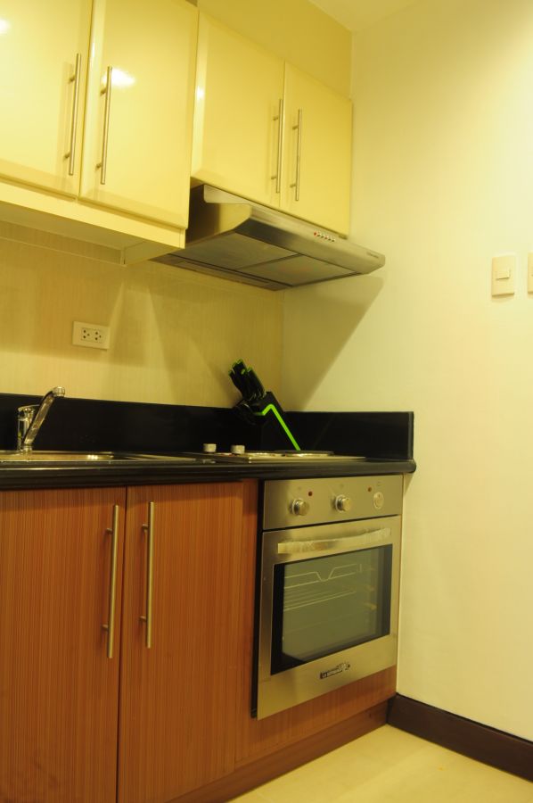 FOR LEASE:  Fully Furnished Studio Unit Condo near Greenbelt05