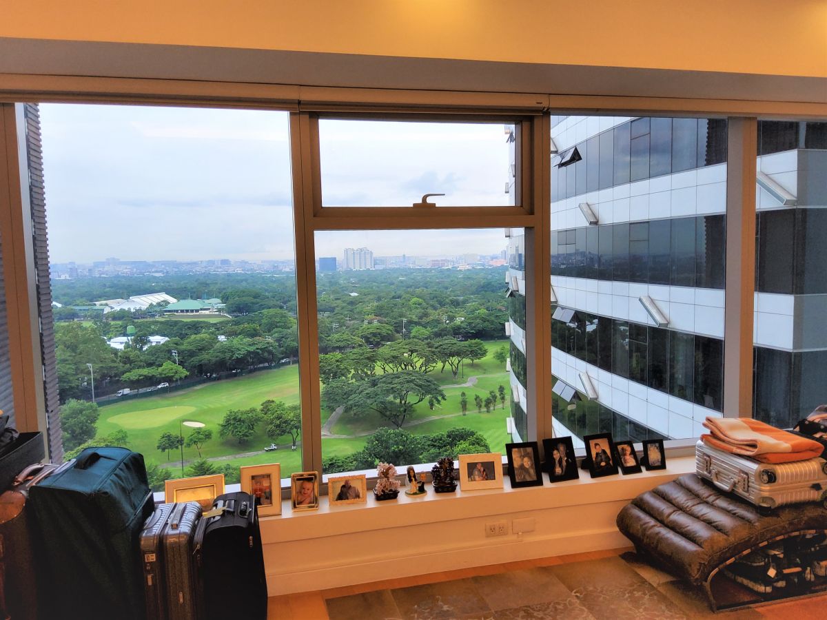 3 Bedroom 3 Bathroom Fully Furnished at The Beaufort BGC (1 Year Lease)08