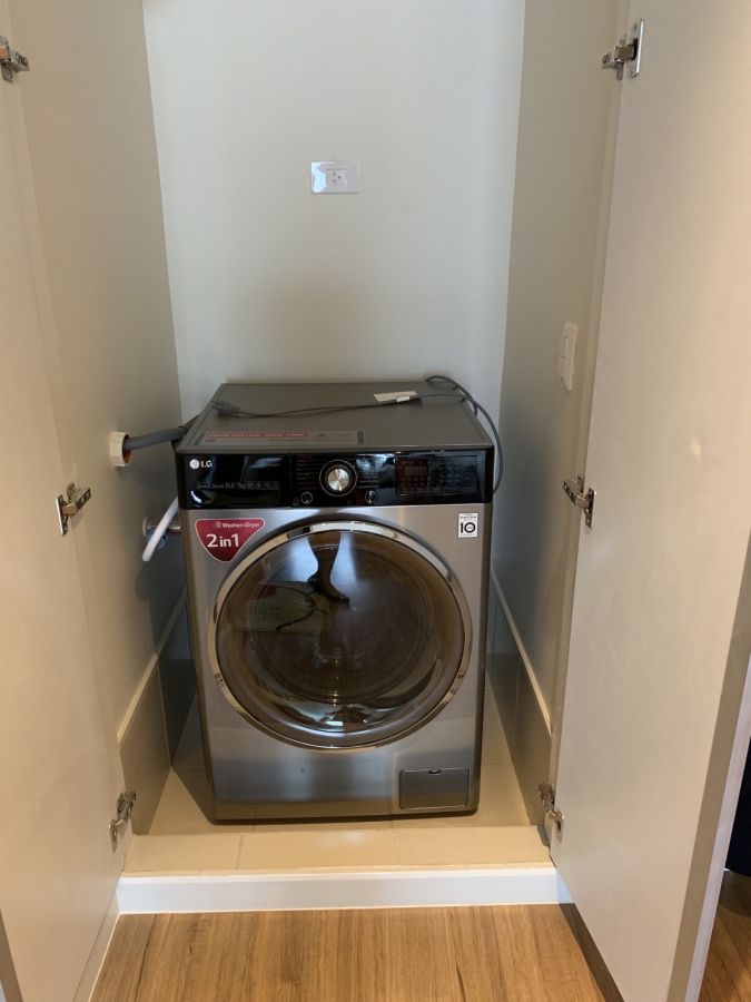 Executive cut Makati condominium with pool view02
