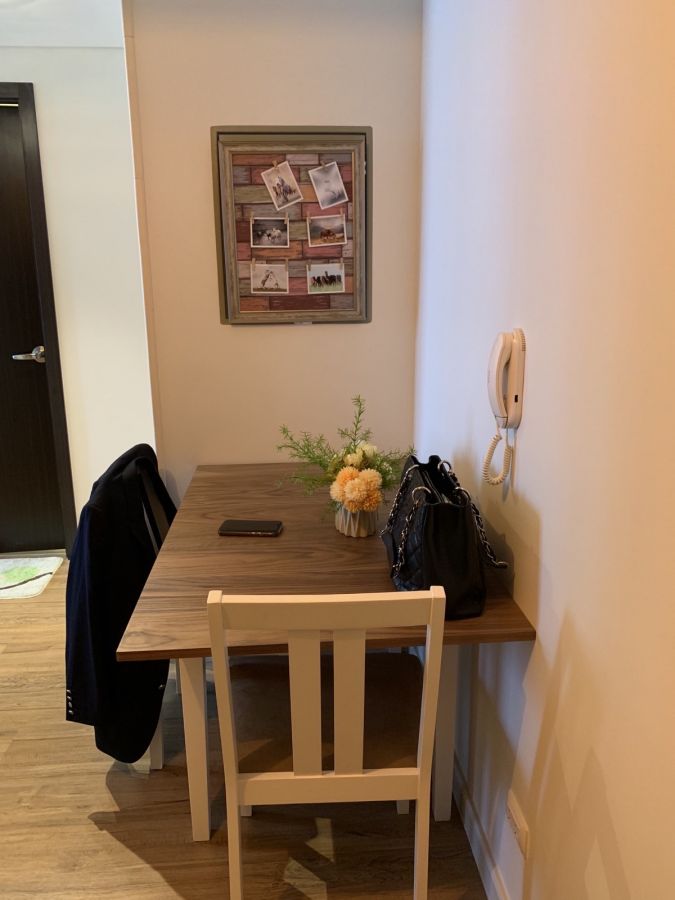 Executive cut Makati condominium with pool view08