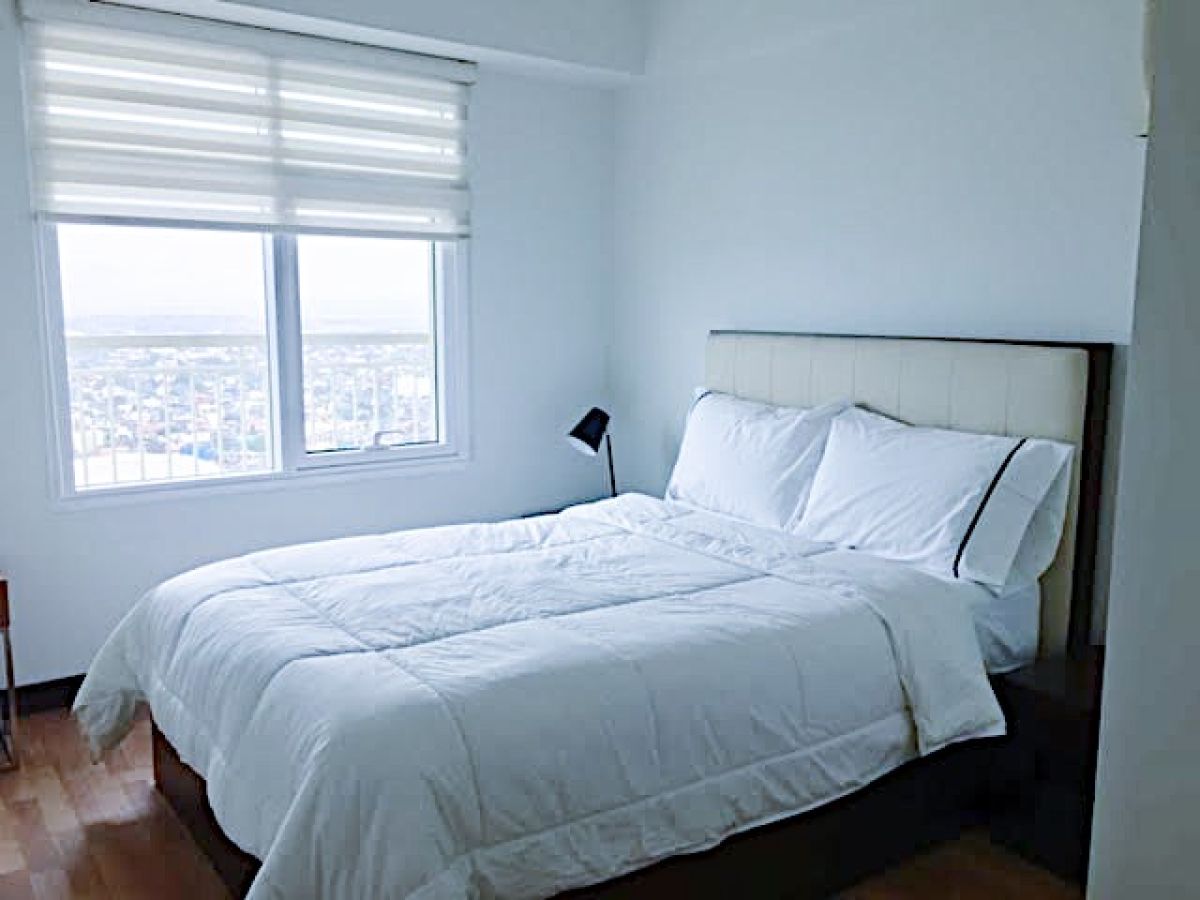 "1 Bedroom Aston Two Serendra For Rent in Bonifacio Global City, 1 BR great views"02
