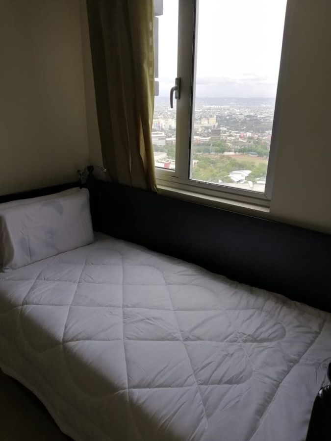 1 Bedroom for Rent at Avida Towers 34th Bonifacio Global City Taguig City02