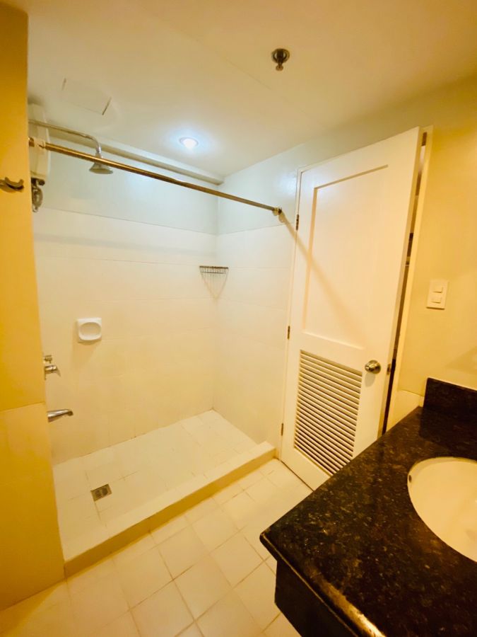 For Rent 2BR Deluxe Semi-furnished in Flair Towers Mandaluyong07