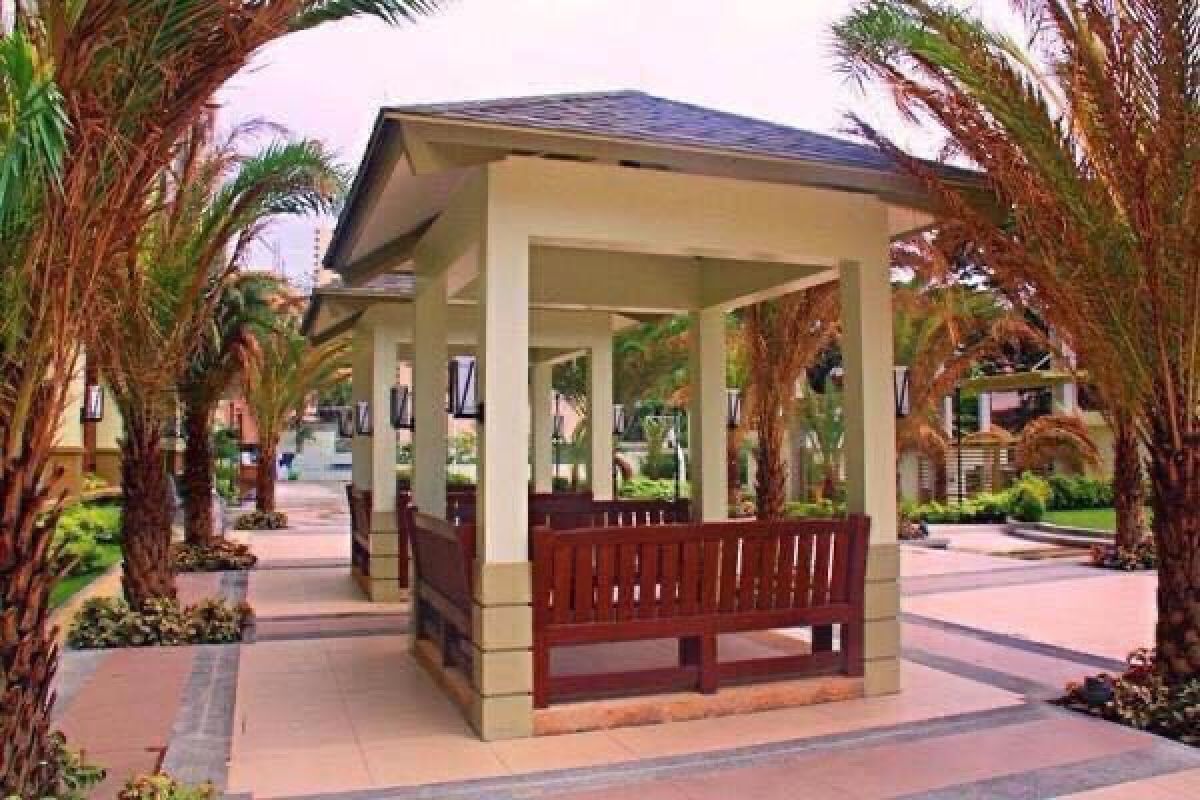 1 Bedroom unit in Laverti Residences facing MOA10