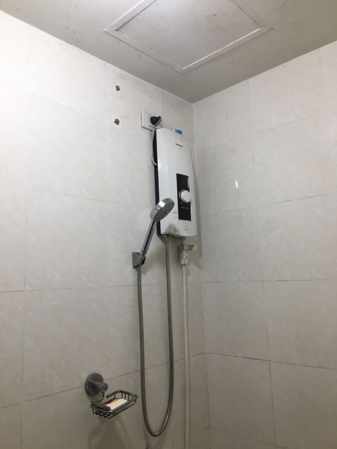 22p Tower 2 Manhattan parkway Cubao for rent06