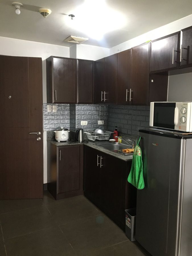 22p Tower 2 Manhattan parkway Cubao for rent07