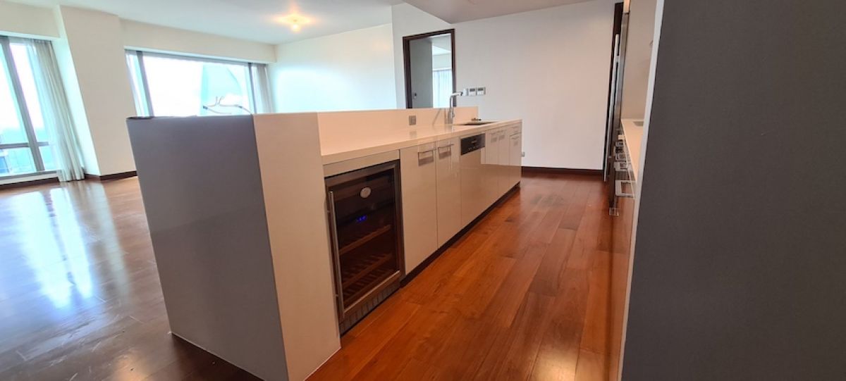 "3 Bedroom Condo Unit For Rent at Horizon Homes, Bonifacio Global City, Taguig"04