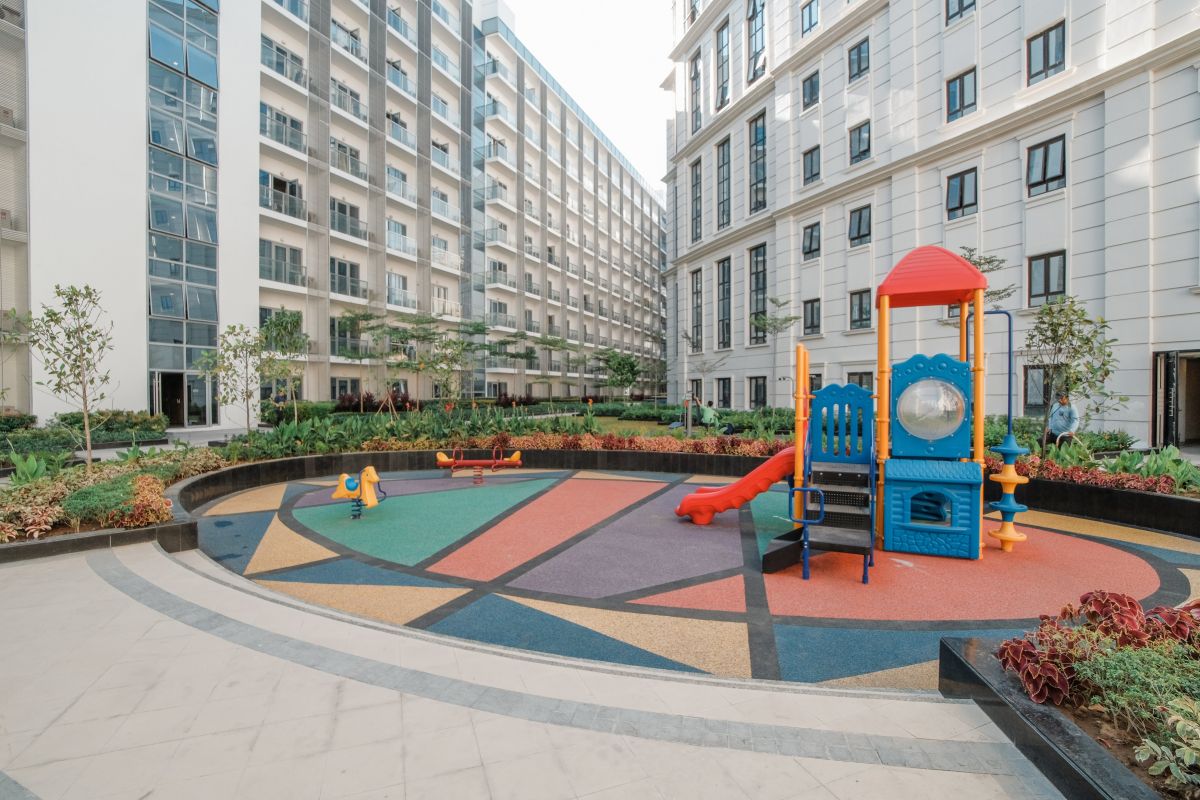Hotel like studio unit across NAIA Terminal 302