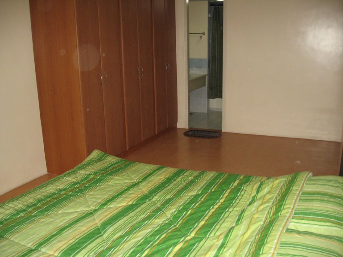 Unfurnished Large 3-Bedroom Condo converted to 2-bedroom02