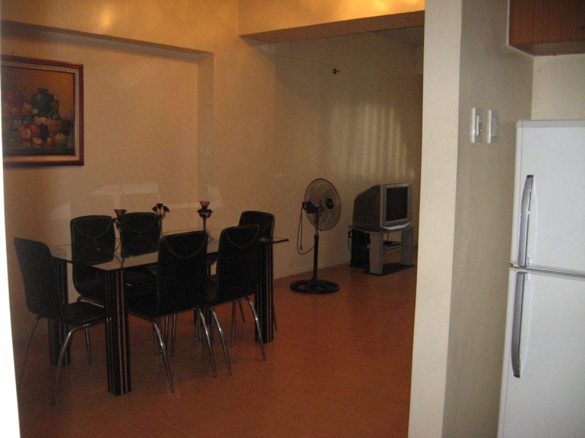 Unfurnished Large 3-Bedroom Condo converted to 2-bedroom03