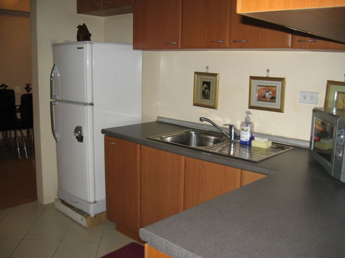 Unfurnished Large 3-Bedroom Condo converted to 2-bedroom04