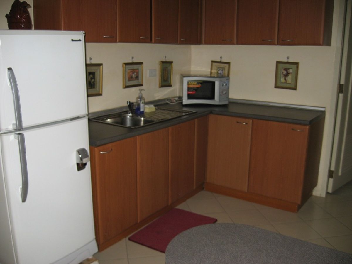 Unfurnished Large 3-Bedroom Condo converted to 2-bedroom05