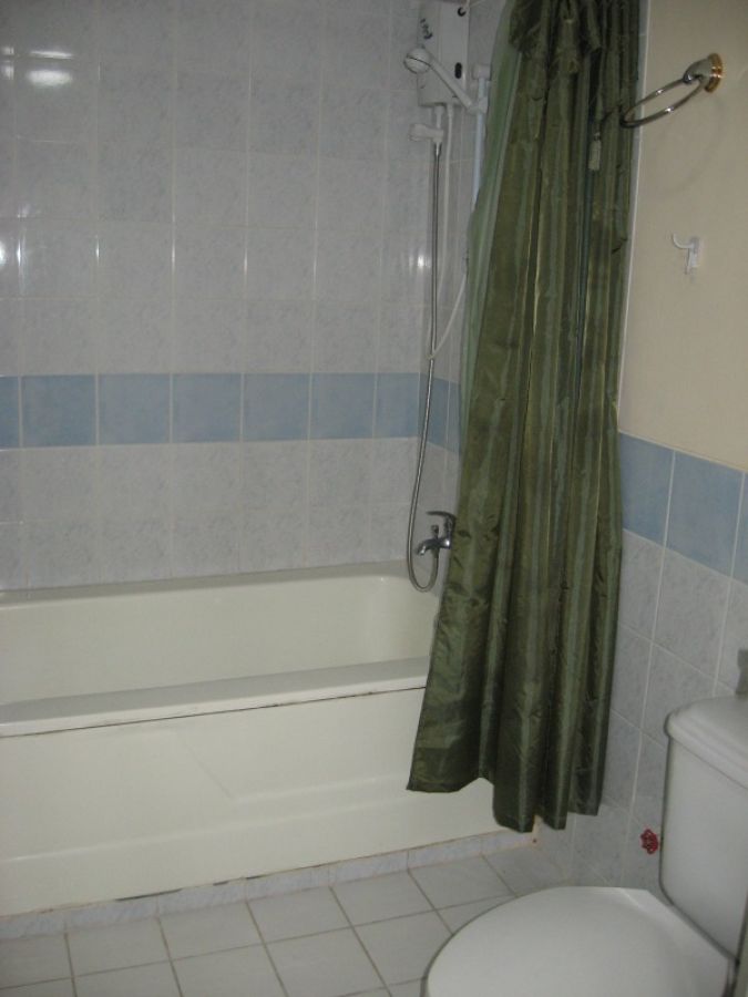 Unfurnished Large 3-Bedroom Condo converted to 2-bedroom07
