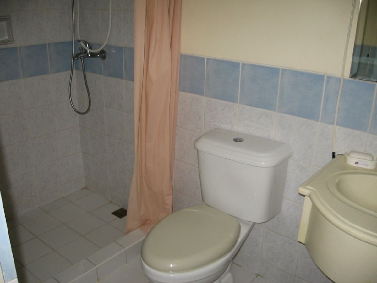 Unfurnished Large 3-Bedroom Condo converted to 2-bedroom08