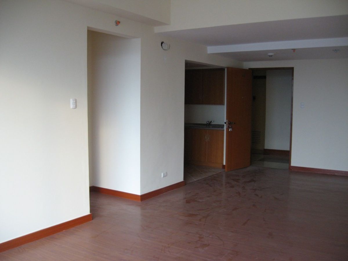 Unfurnished 57sqm 1-bedroom with 1 toilet and bathroom04