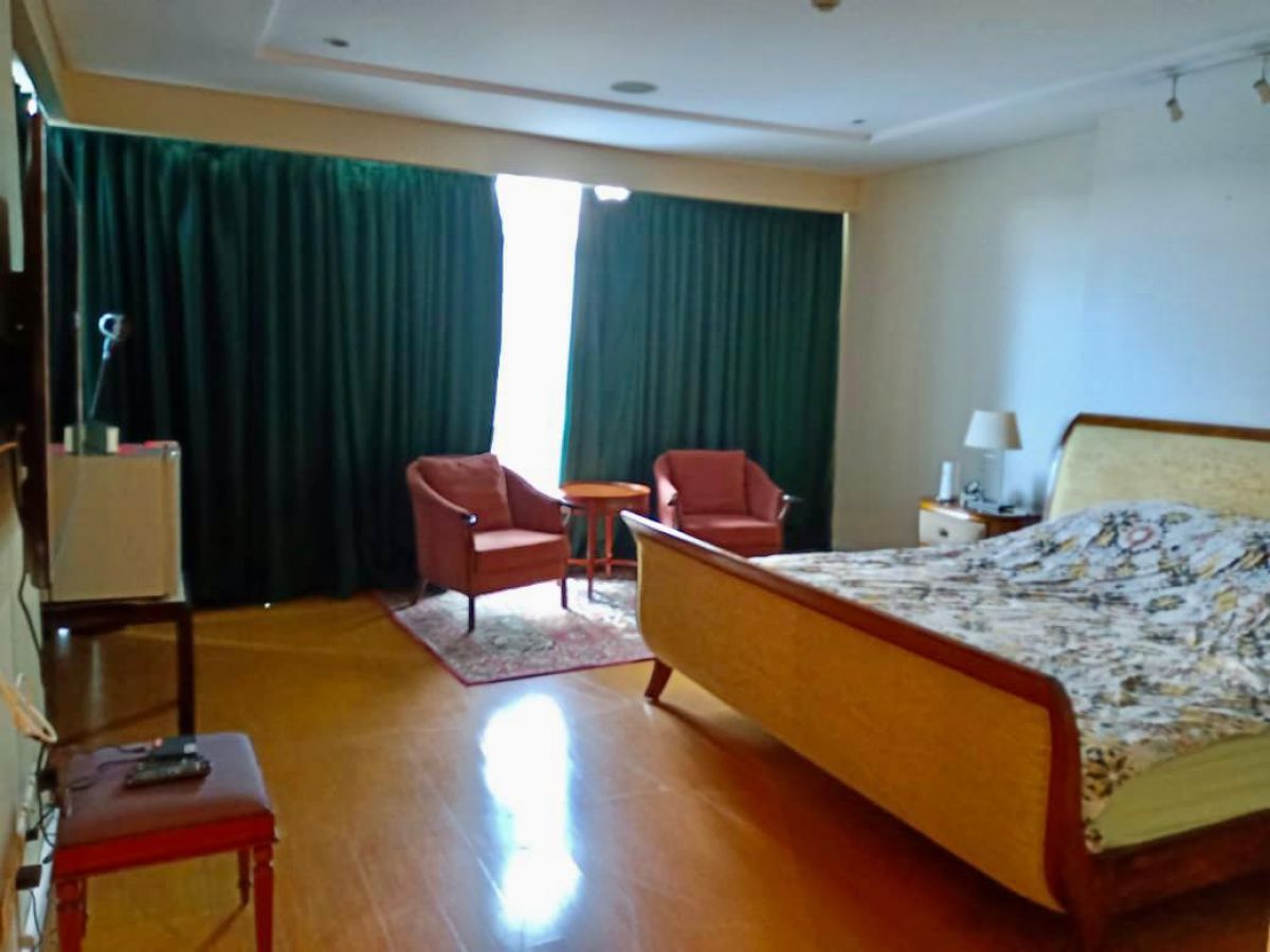 "Fully Furnished 3BR Unit for Rent in Pacific Plaza Towers, BGC, Taguig"01