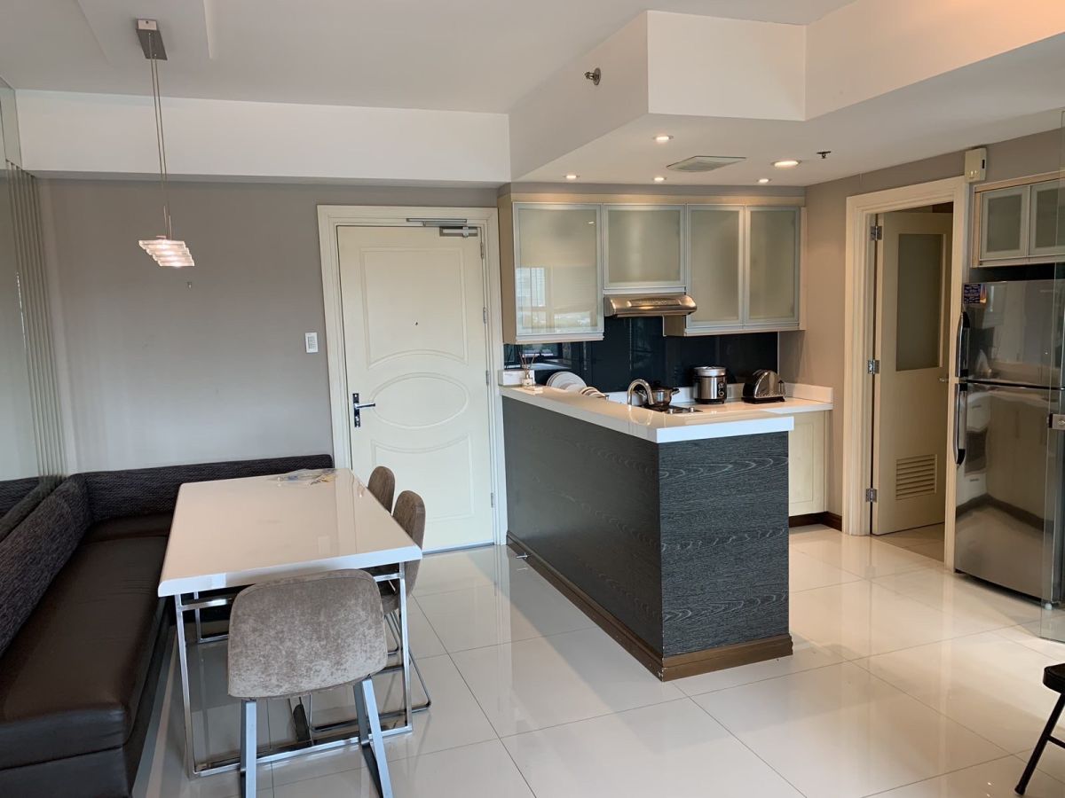 Two Bedroom Fully Furnished unit at One Rockwell For Rent03