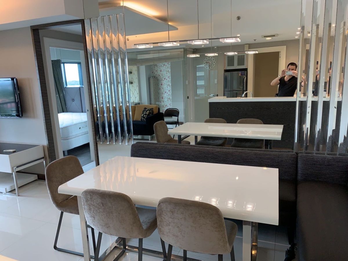Two Bedroom Fully Furnished unit at One Rockwell For Rent04