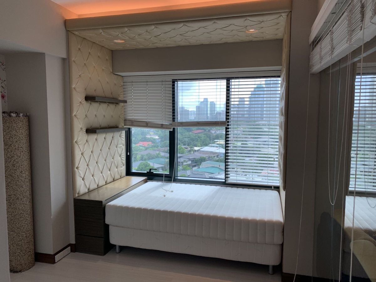 Two Bedroom Fully Furnished unit at One Rockwell For Rent06
