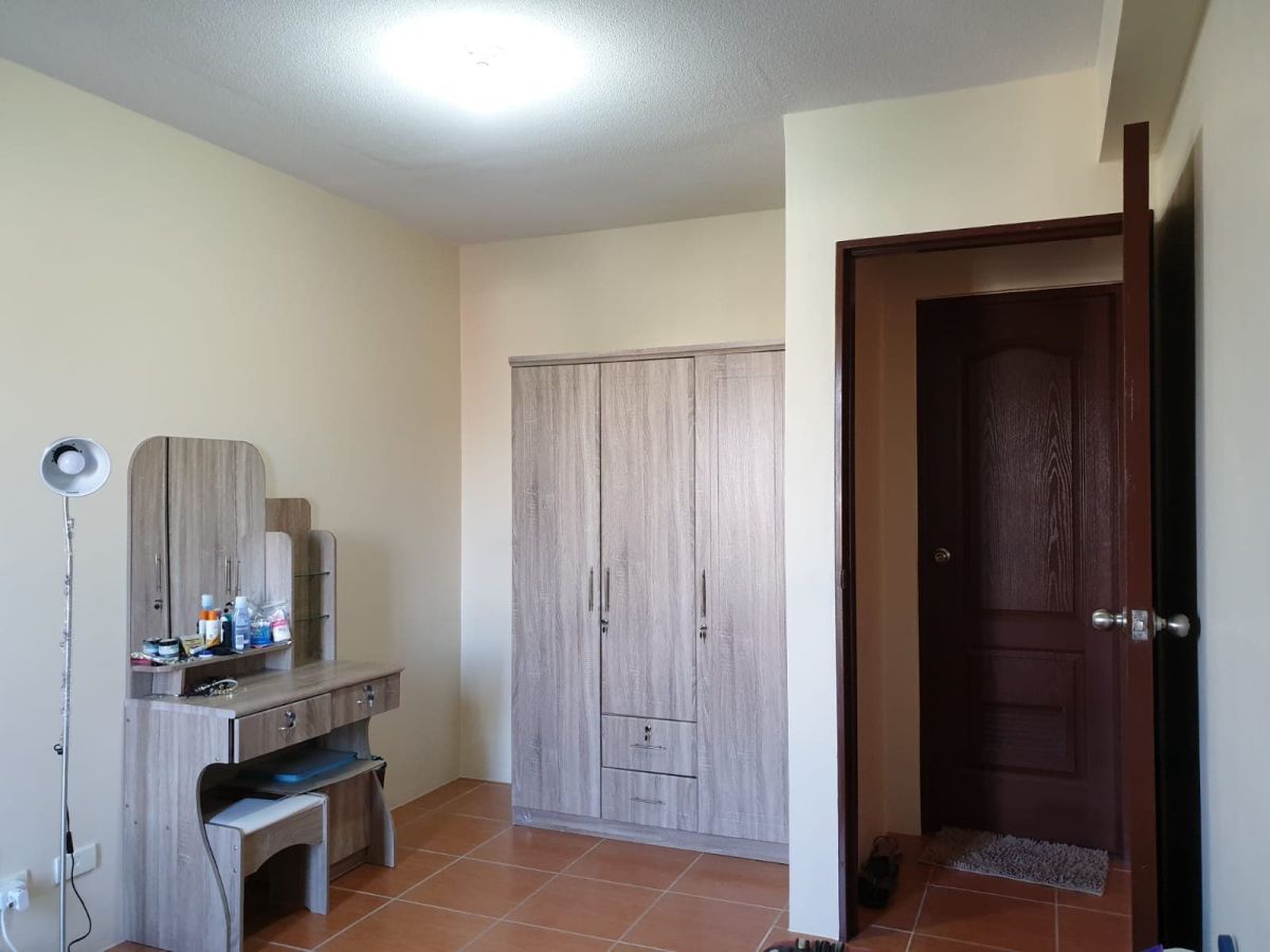2 Bedroom Condo near NAIA Airport (Multinational Village Pque )04